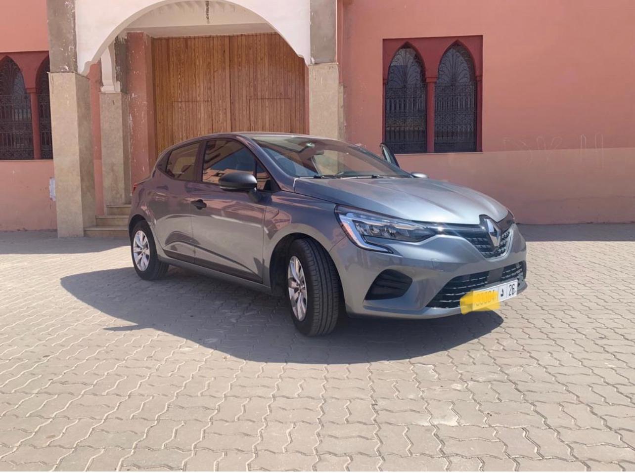 Clio 5 available to rent